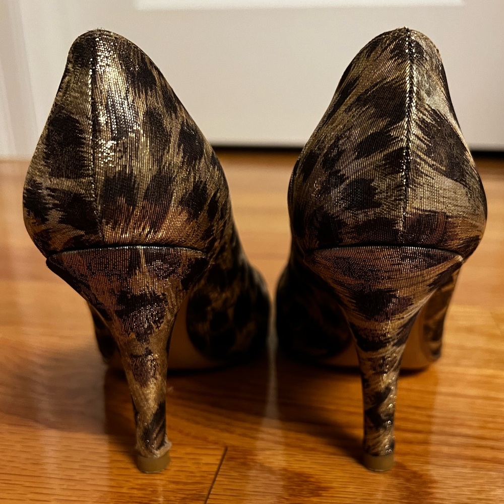 Stuart Weitzman Leopard Print Sparkly Pumps - image 2